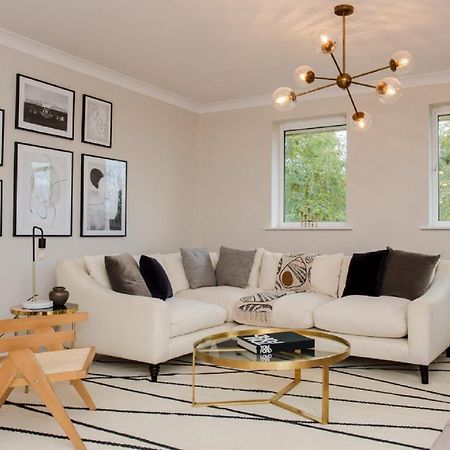 The Sparkford Gardens - Lovely 2Bdr With Balcony 런던 외부 사진