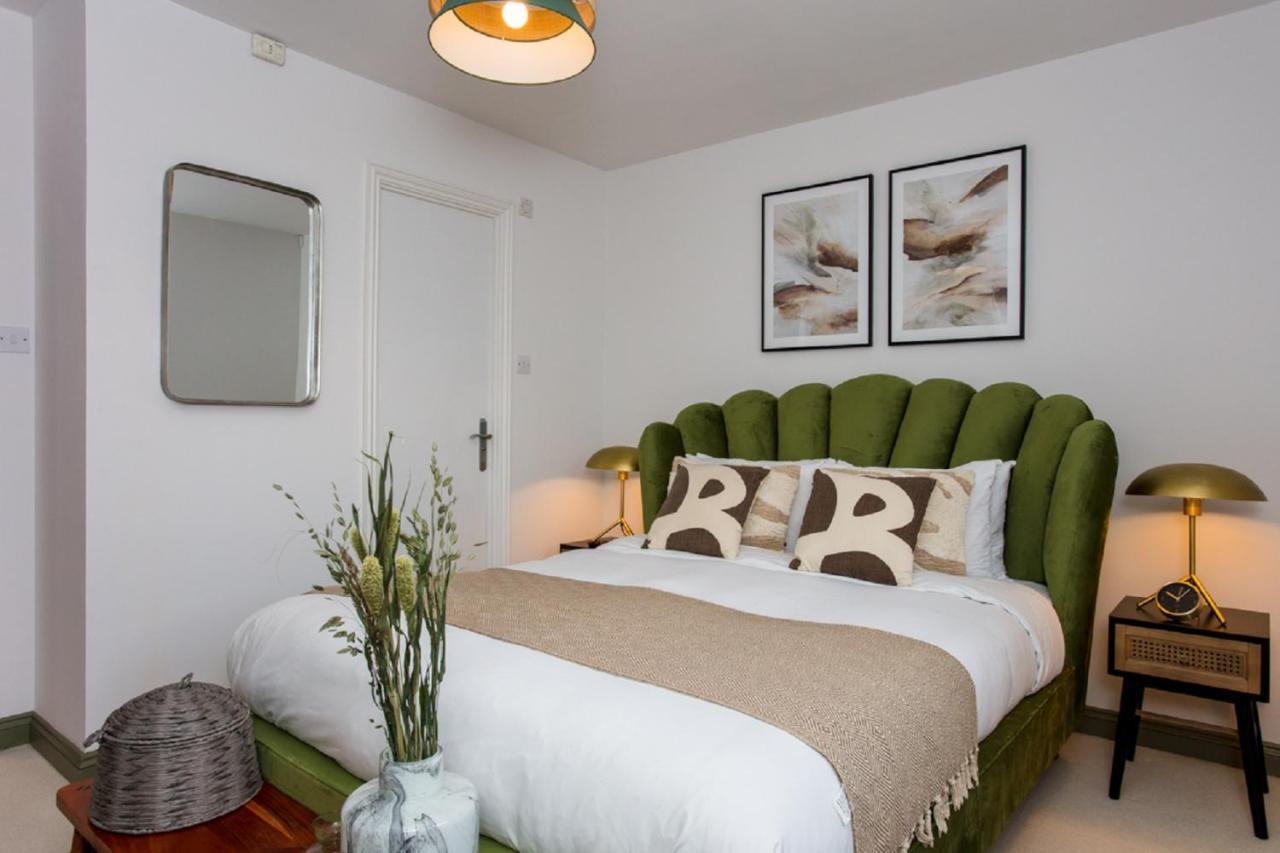The Sparkford Gardens - Lovely 2Bdr With Balcony 런던 외부 사진