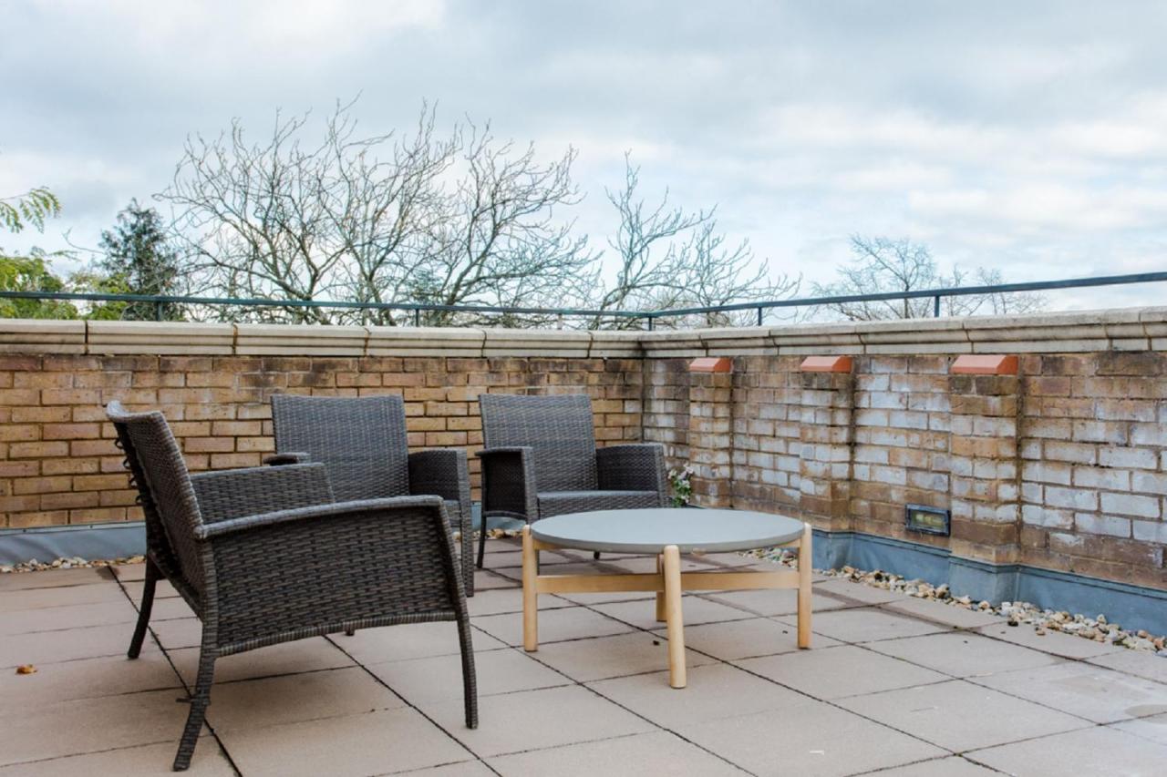 The Sparkford Gardens - Lovely 2Bdr With Balcony 런던 외부 사진