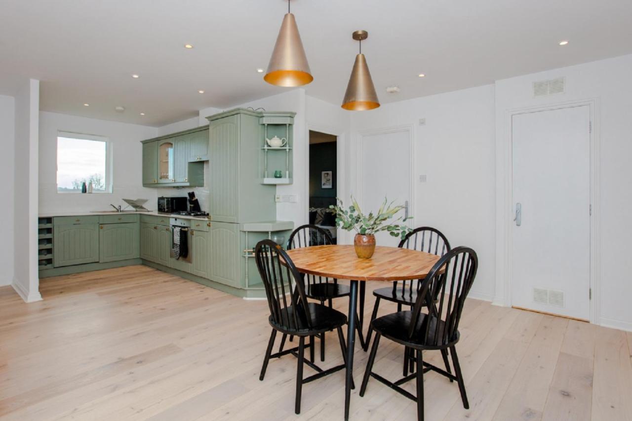 The Sparkford Gardens - Lovely 2Bdr With Balcony 런던 외부 사진